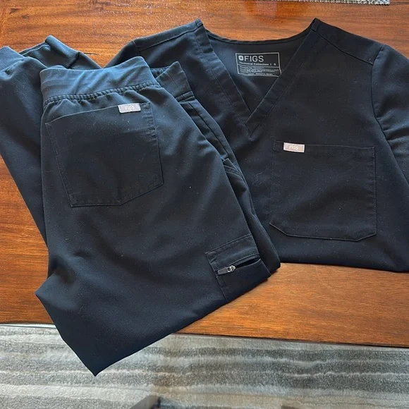 Figs Black Scrub Set - Picture 2 of 5